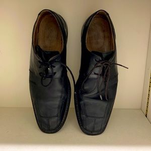 Dress shoes